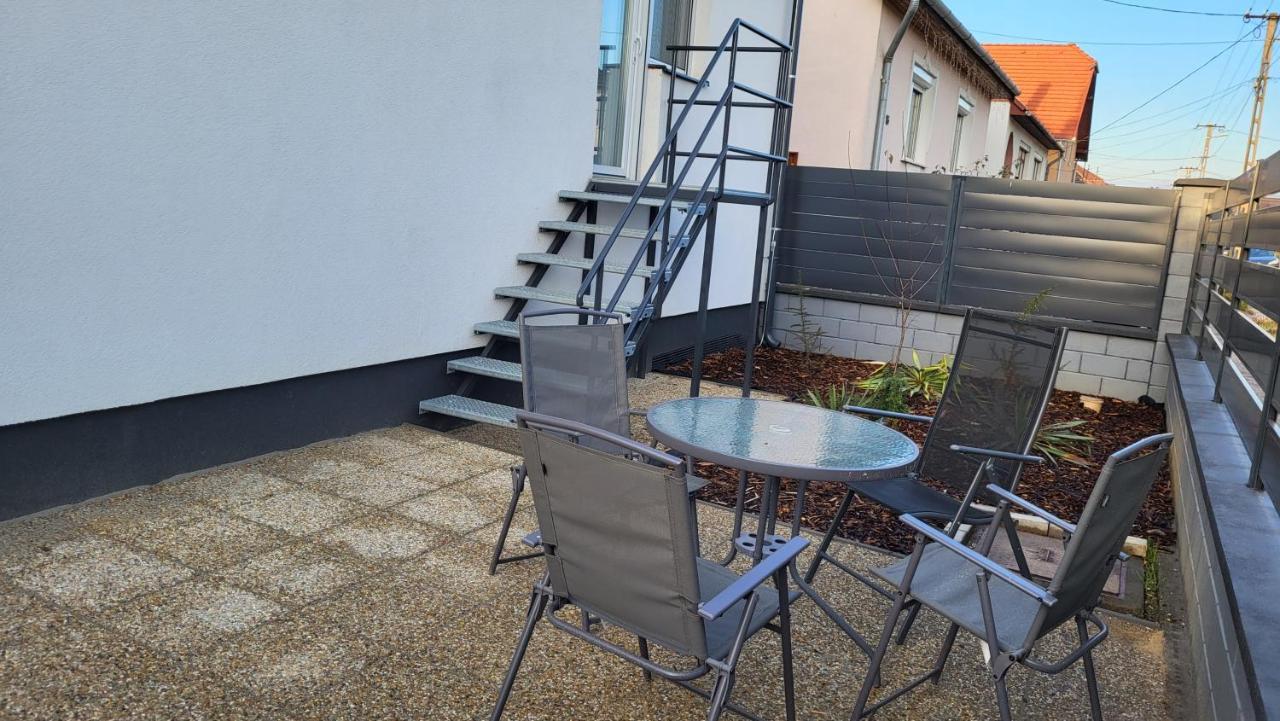 Relax Apartments Sarvar A1 Exterior photo
